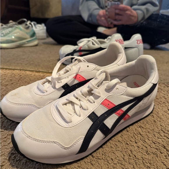 ASICS Tiger Classic Sneakers Women’s Size 9 White Black Coral Retro Trainer - Picture 2 of 7